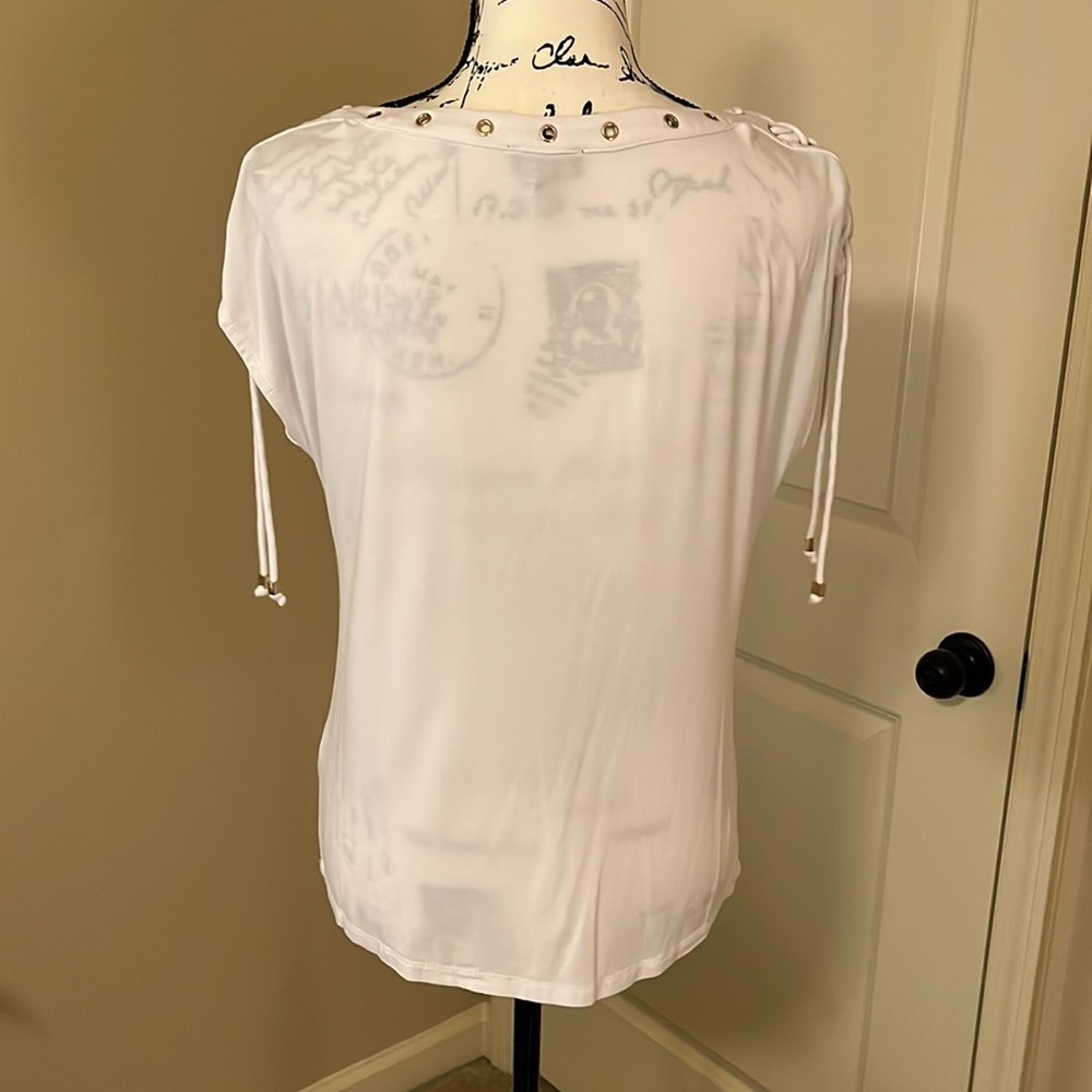 The Limited sleeveless grommeted neckline white blouse Size medium - Picture 5 of 8